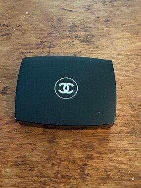 Chanel Ombre Essentials Gris Exquis Soft Touch Eyeshadow 2g